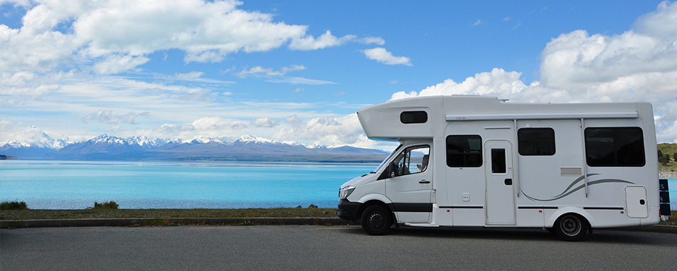 rv-camper-winter-banner rv-camper-winter-banner